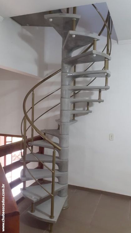 escada caracol concreto corrimao