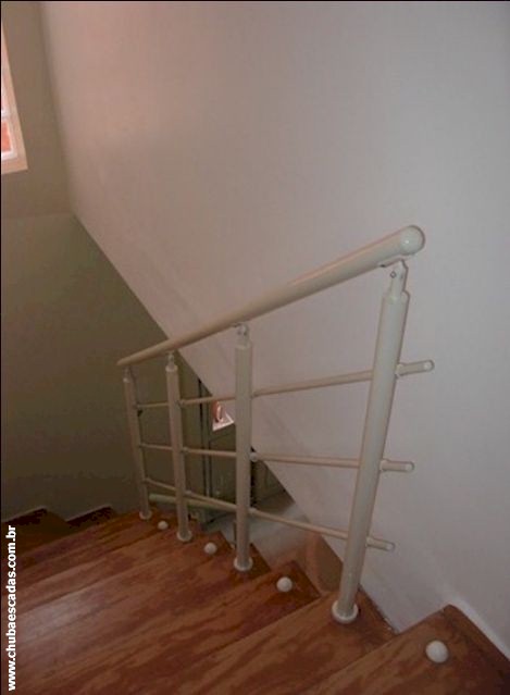 corrimao escada vazada concreto
